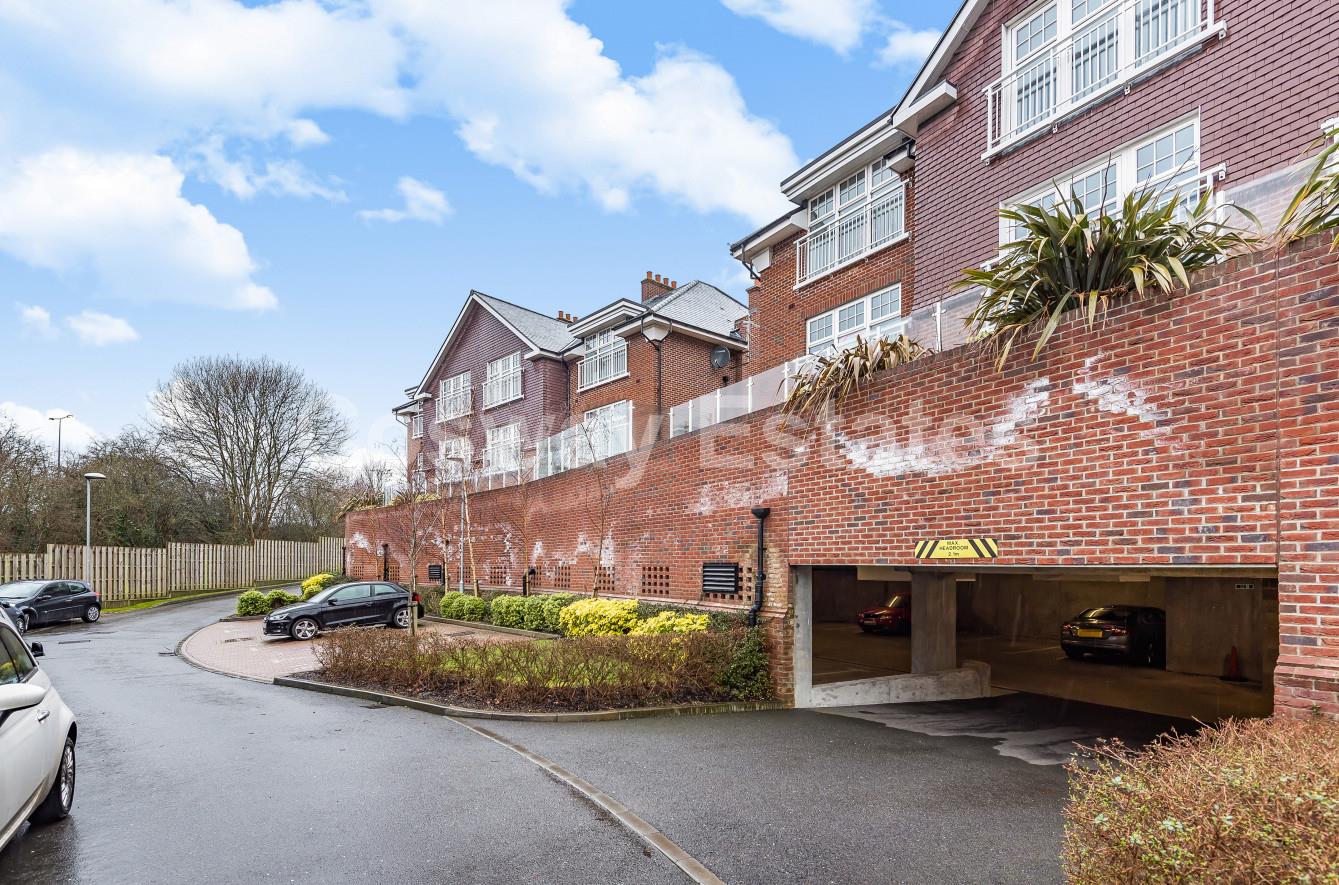 Randolph Court, Mill Hill, NW7, London
